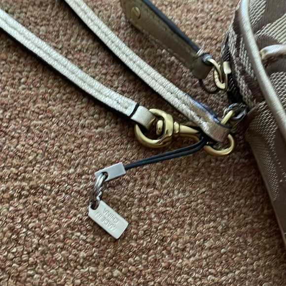 Coach wristlet accessory case. - Picture 3 of 7